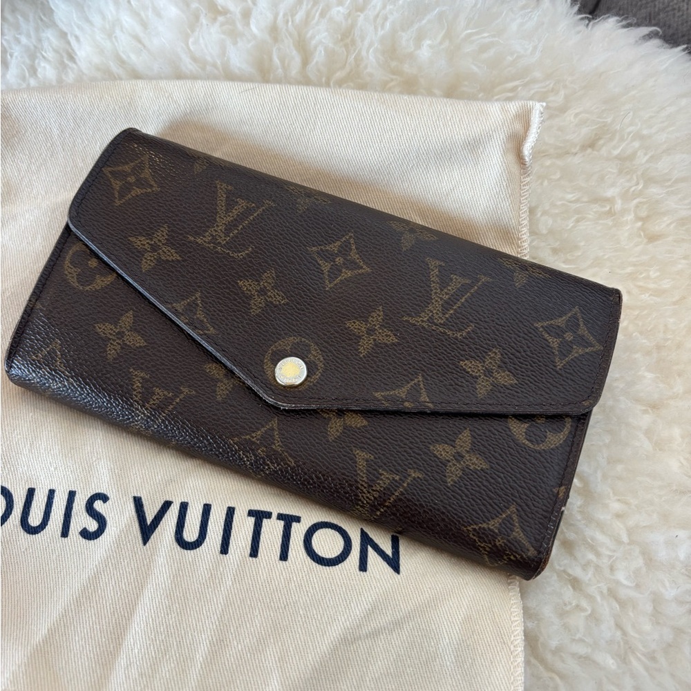 Louis Vuitton Sarah Wallet